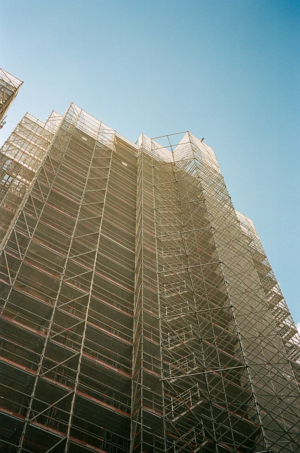 Barthelemy de Mazenod | Architecture | A building in the 15th district of Paris, near Porte de Versailles