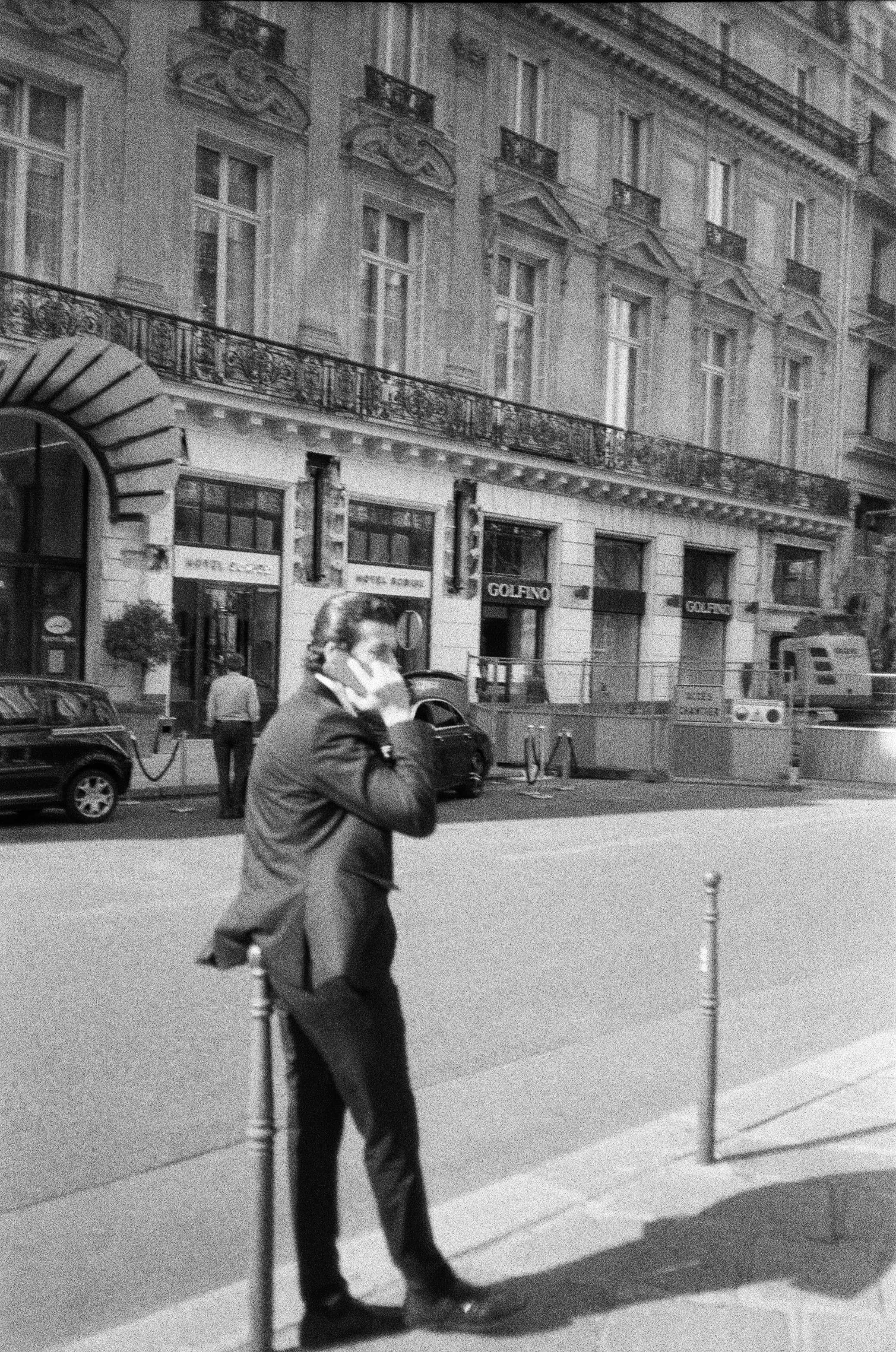 Barthelemy de Mazenod | People of Paris | Business man on the phone close to Opera Garnier