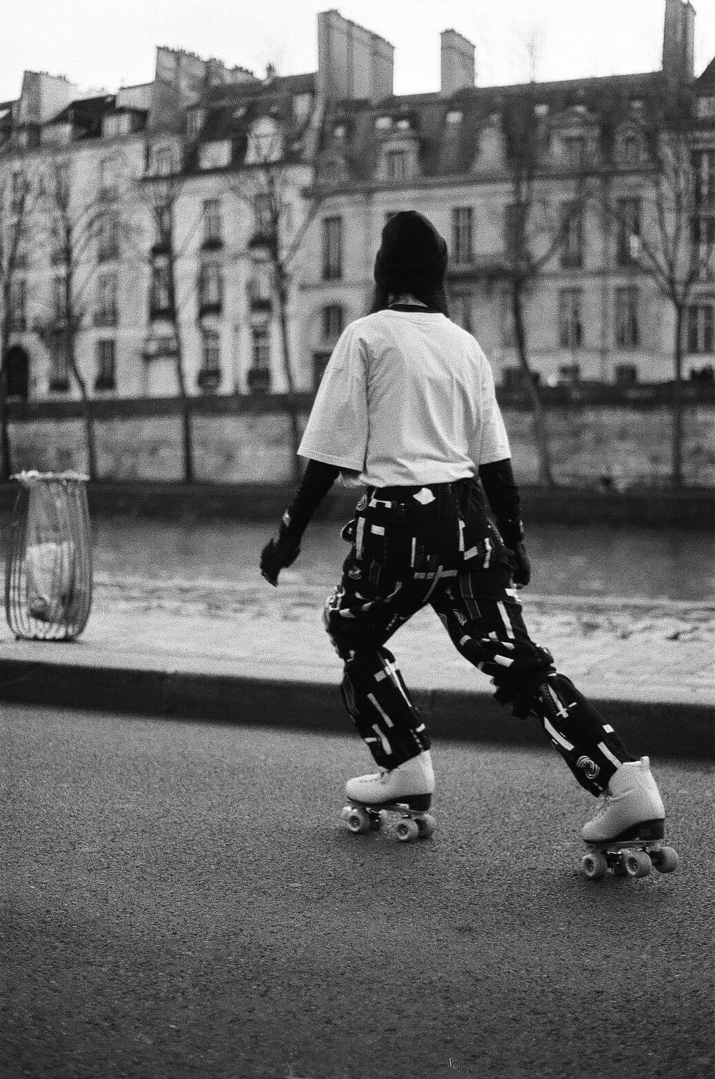 Barthelemy de Mazenod | People of Paris | Woman rollerblading on the banks of the Seine