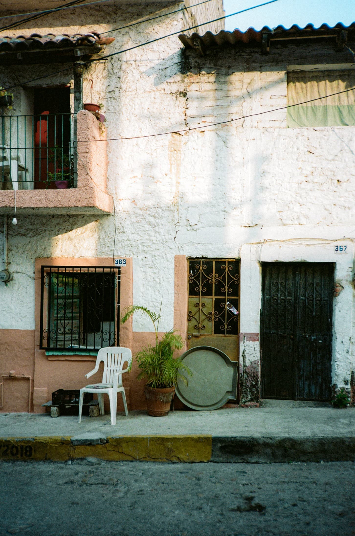 Barthelemy de Mazenod | Travel | The front of a regular house in Mexico